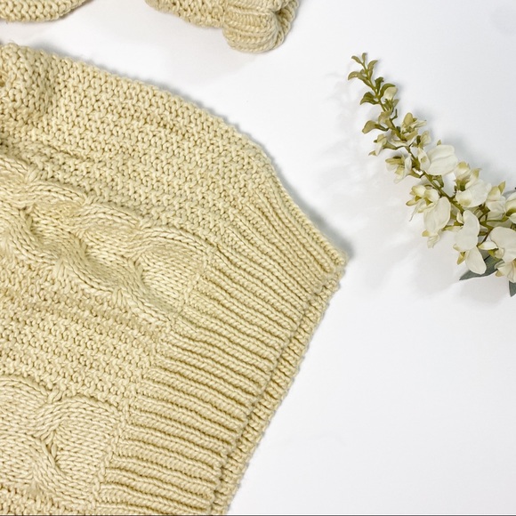 Urban Outfitters Oversize Cable Knit Sweater - Picture 6 of 7